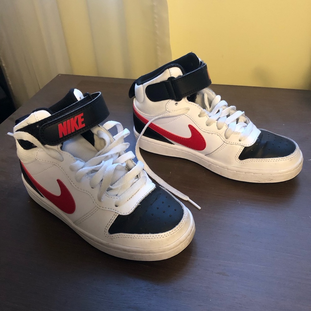 Nike Court Borough Mid 2 Big Kids 3.5